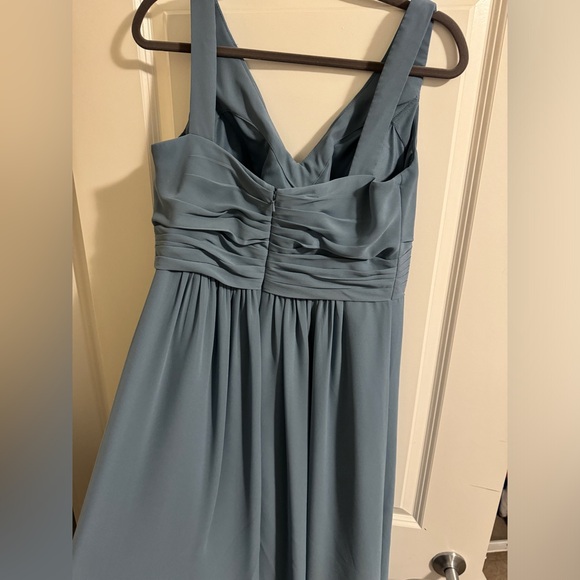 Amazing Dress For a Party - Picture 4 of 4